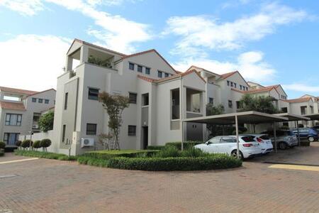 1 Bedroom Apartment in Douglasdale