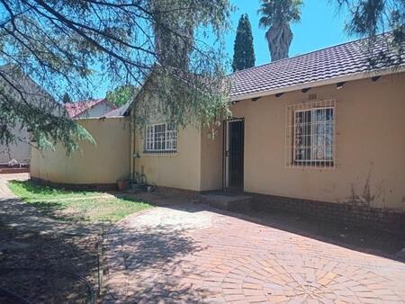 4 Bedroom House in Van Riebeeck Park