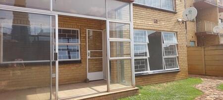 2 Bedroom House in Vanderbijlpark Central