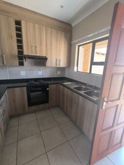 2 Bedroom Townhouse in Riversdale