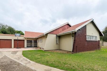 4 Bedroom House in Meadowbrook