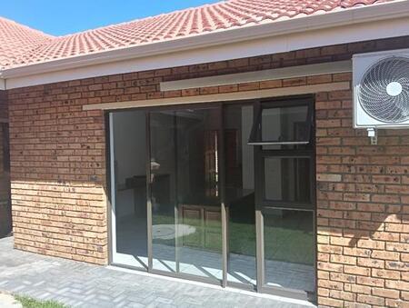 1 Bedroom Apartment in Vanderbijlpark Nw