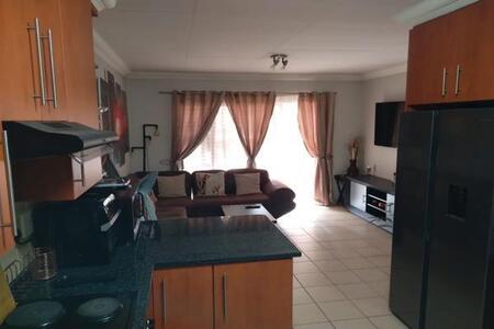 2 Bedroom Townhouse in Kempton Park West