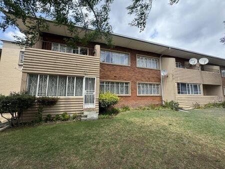 2 Bedroom Flat in Parkhill Gardens