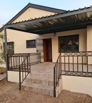 3 Bedroom House in Lambton Gardens