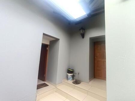 Studio apartment in Midstream Hill