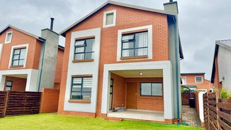 3 Bedroom Townhouse in Louwlardia