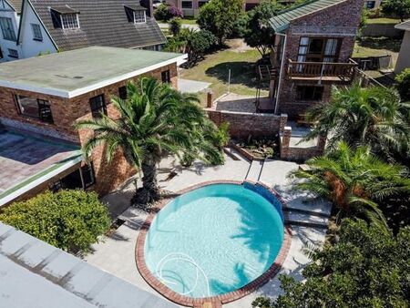 3 Bedroom House in Bluewater Bay