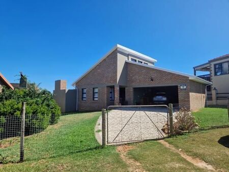 2.5 Bedroom House in Jeffreys Bay