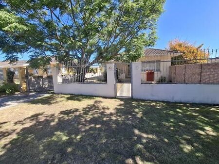 3 Bedroom House in Newton Park