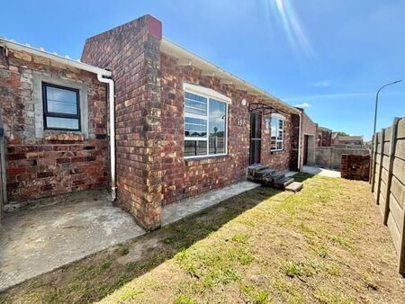 2 Bedroom House in Overbaakens