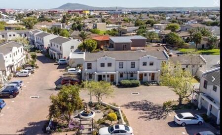 2 Bedroom Flat in Parklands