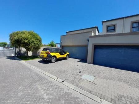 4 Bedroom Townhouse in Parklands North