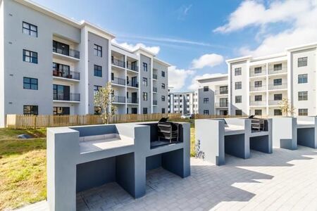 2 Bedroom Apartment in Parklands