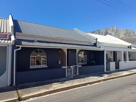 4 Bedroom House in Bo-Kaap