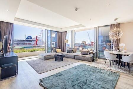 2 Bedroom Apartment in Foreshore