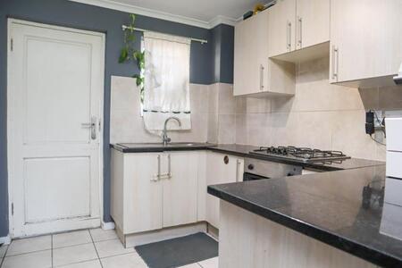 2 Bedroom Apartment in Nuutgevonden