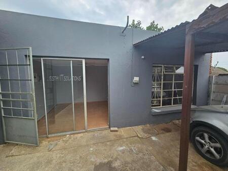 2 Bedroom Apartment in Witpoortjie