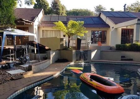 1 Bedroom Apartment in Roodekrans