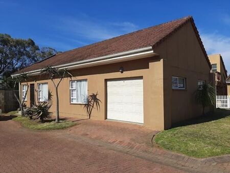 2 Bedroom Townhouse in Gonubie