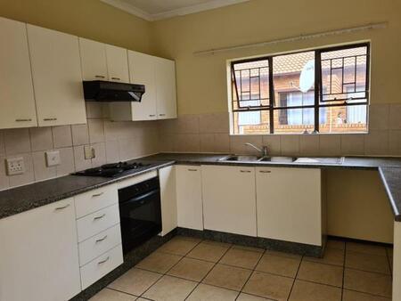 2 Bedroom Apartment in Wilgeheuwel