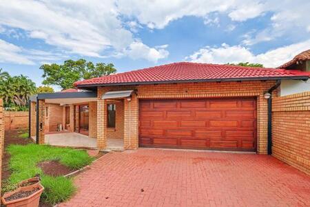 3 Bedroom House in Silver Lakes Golf Estate