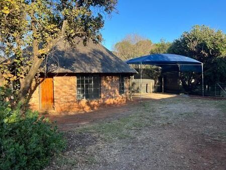 2 Bedroom Apartment in Kameeldrift East