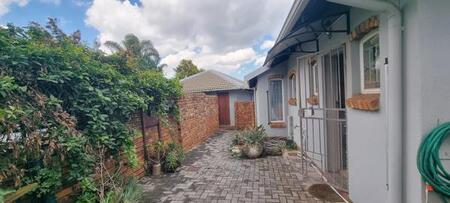 2 Bedroom Simplex in Erasmuskloof