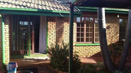 2 Bedroom Townhouse in Theresapark