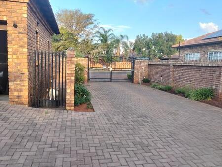 3 Bedroom House in Theresapark