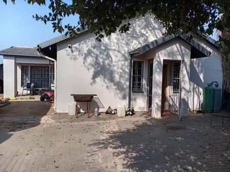 3 Bedroom House in Karenpark