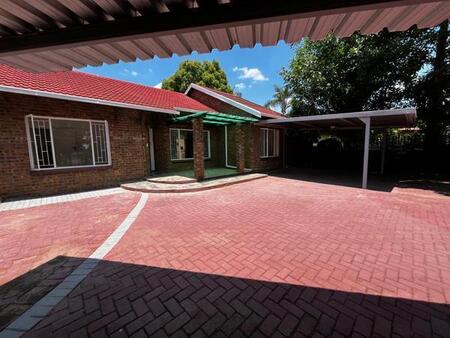 3 Bedroom House in Theresapark