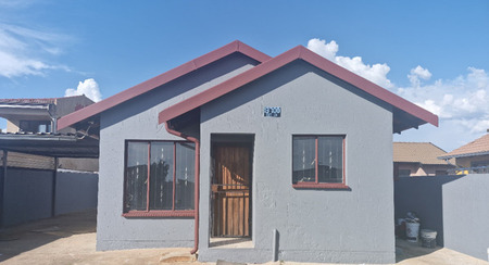 2 Bedroom House in Protea Glen