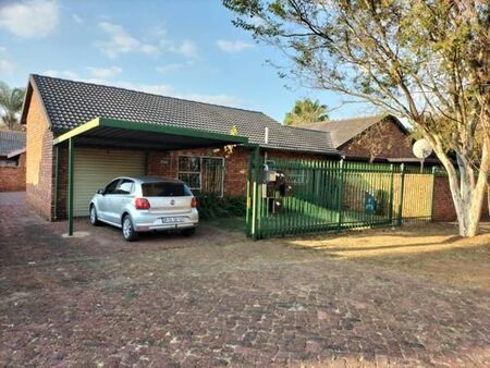 3 Bedroom House in Doornpoort