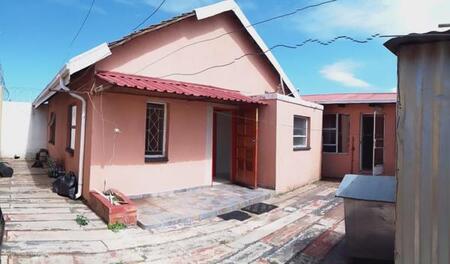 2 Bedroom Apartment in Eldorado Park