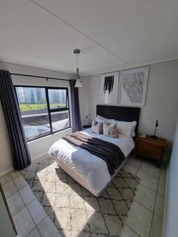 1 Bedroom Apartment in Linbro Park