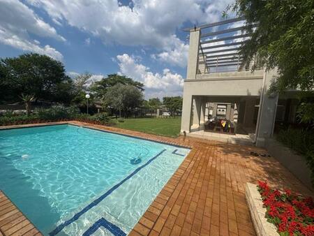 2 Bedroom Apartment in Bryanston