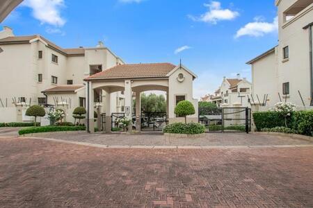 2 Bedroom Apartment in Edenburg