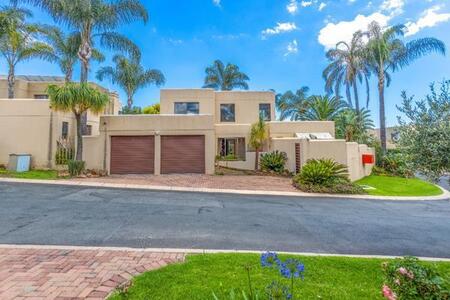 4 Bedroom Townhouse in Randpark Ridge