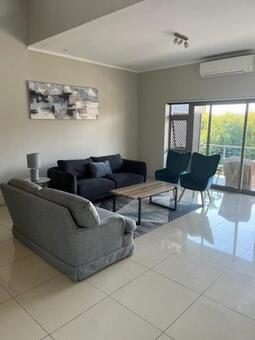 3 Bedroom Apartment in Oaklands