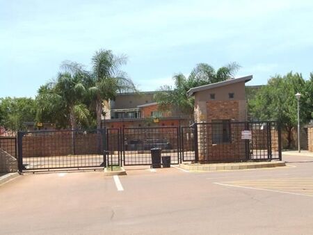 2 Bedroom Apartment in Van Riebeeck Park