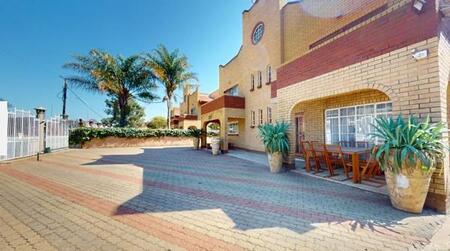 5 Bedroom House in Albemarle