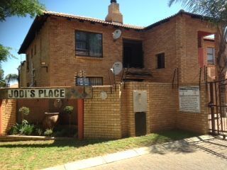 2 Bedroom Townhouse in Beyers Park