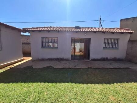2 Bedroom House in Vosloorus