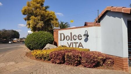 2 Bedroom Apartment in Die Hoewes