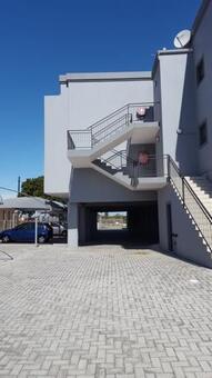 1 Bedroom Apartment in Newton Park