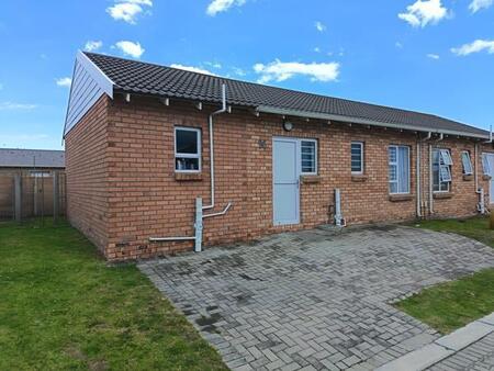 3 Bedroom Townhouse in Fairview