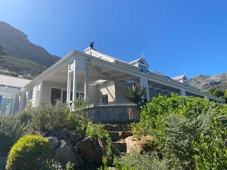 4 Bedroom House in Hout Bay and surrounds