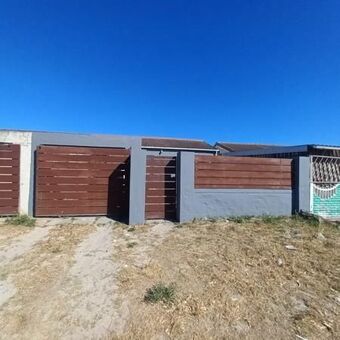 2 Bedroom House in Mitchells Plain