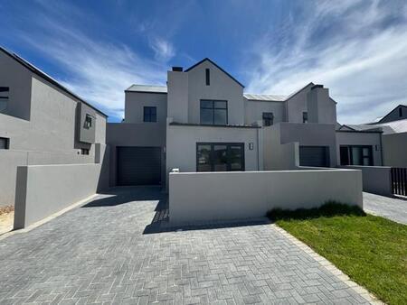 3 Bedroom House in Winelands Estate